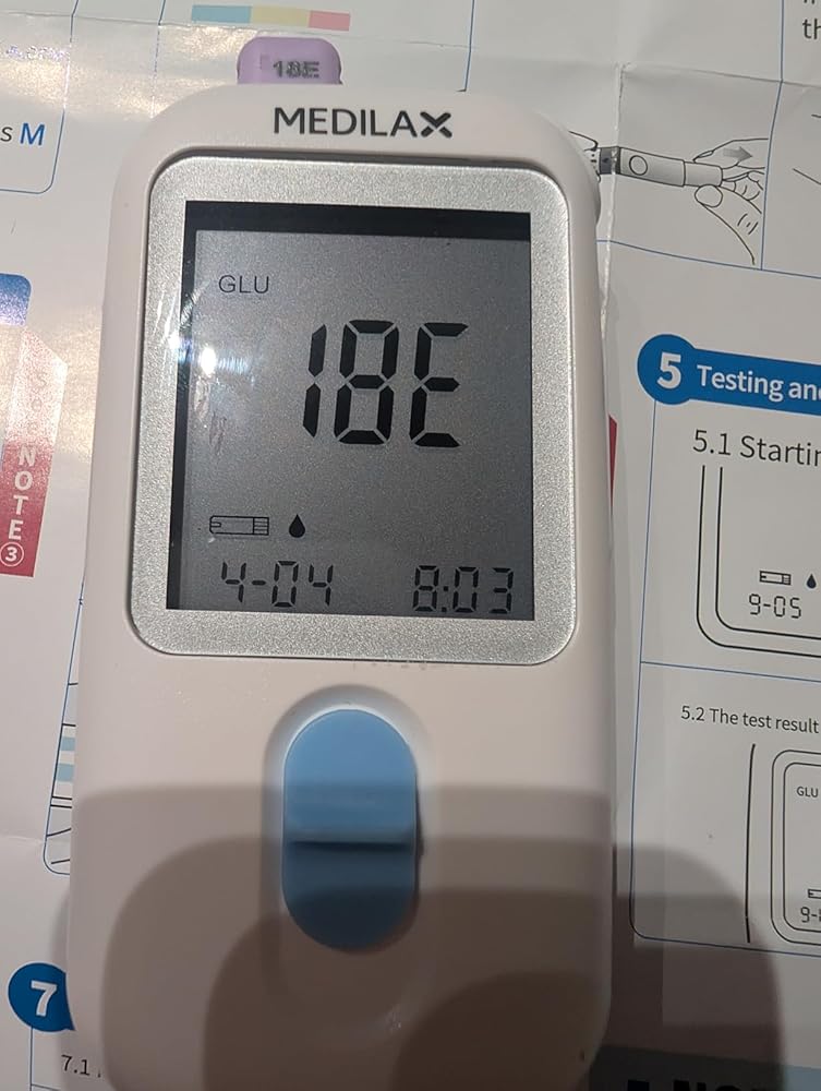 2897435