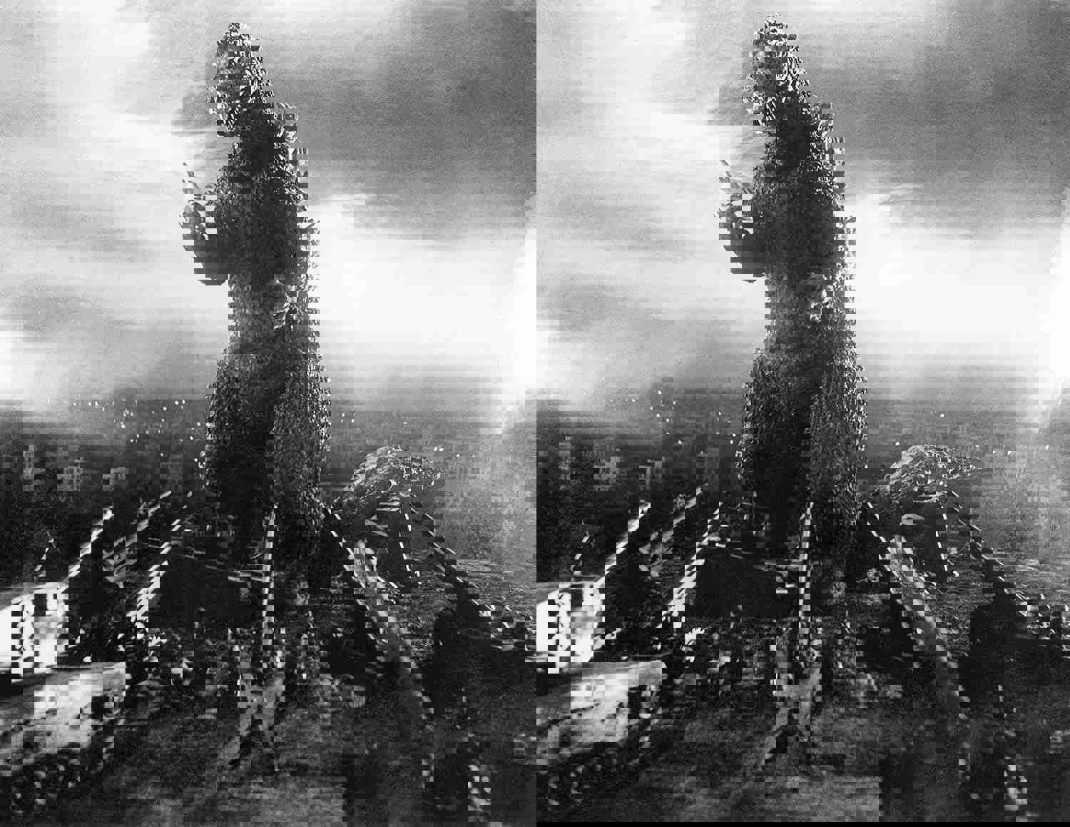 2898127