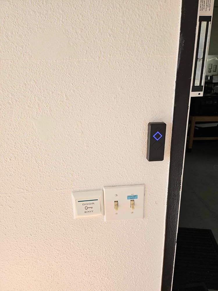 MENGQI-CONTROL TCP/IP 4 Door Entry Access Control Panel Kit Electric Strike Fail Secure NO Mode Lock Enroll RFID USB Reader 110-240V Power Supply Box RFID Reader Phone APP remotely Open Door