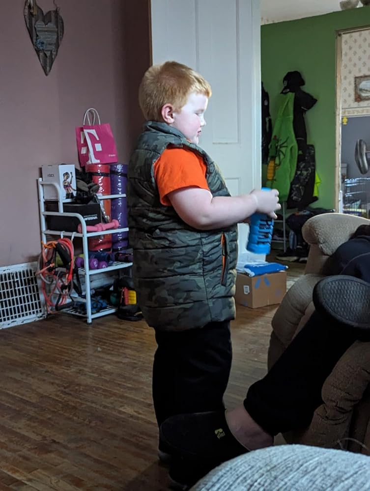 Amazon Essentials Boys and Toddlers&#39; Heavyweight Puffer Vest