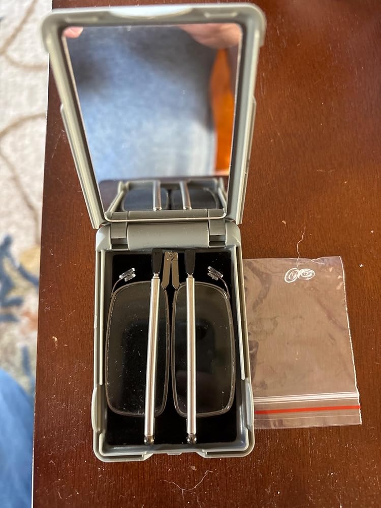 2 Pack Reading Glasses Blue Light Blocking,Folding Readers for Women Man,Ultra-thin Portable Case with Mirror 2.0X