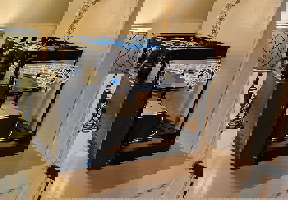 352747
