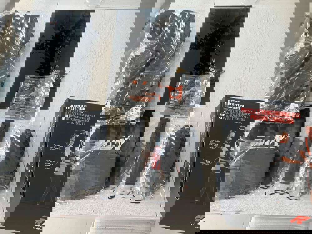 369384