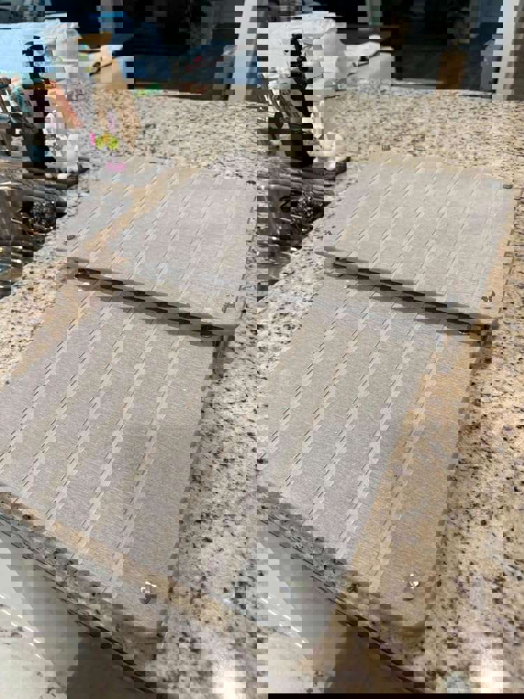385769