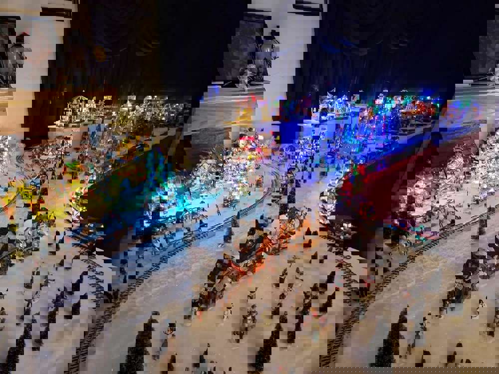 371159