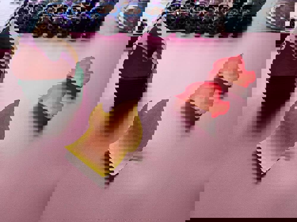 406930