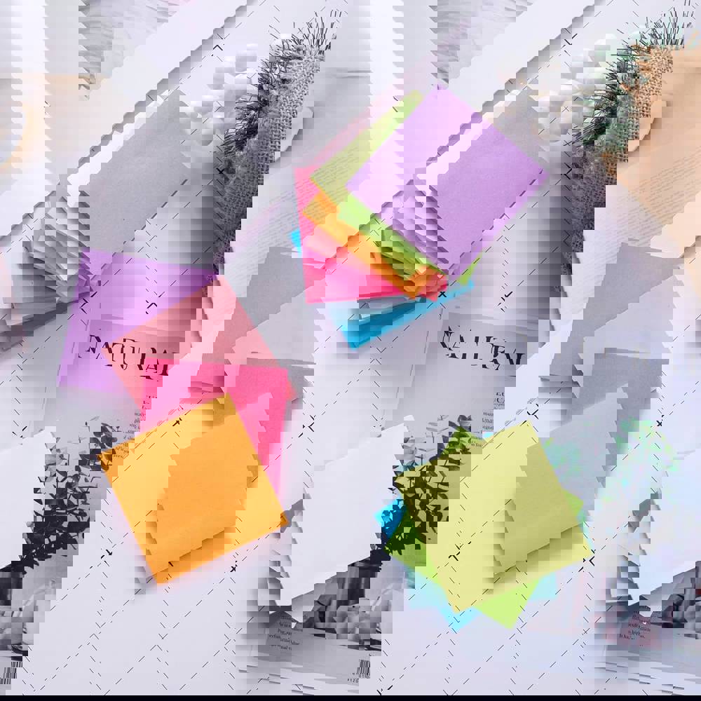 405601