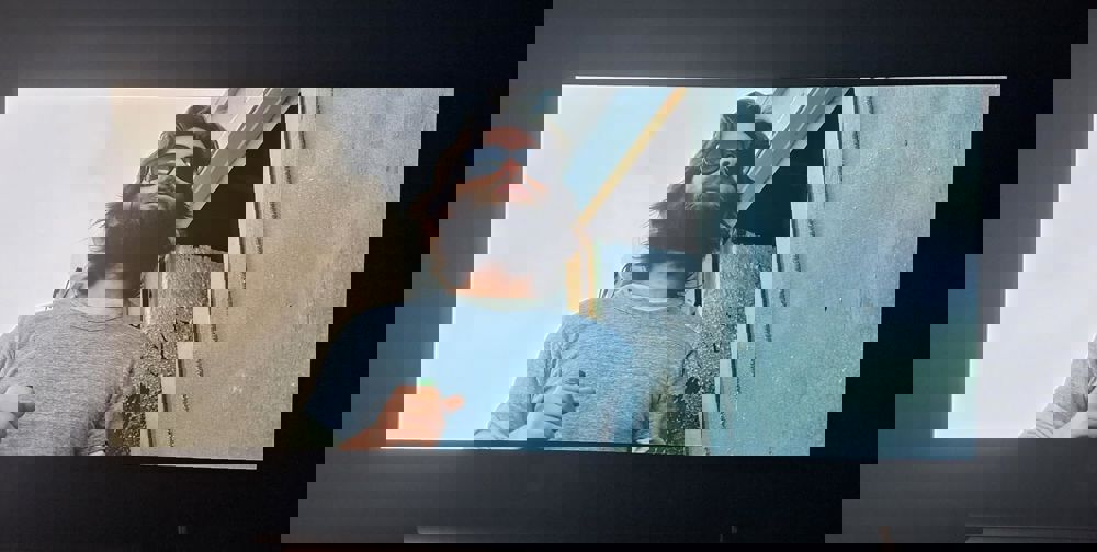 402358