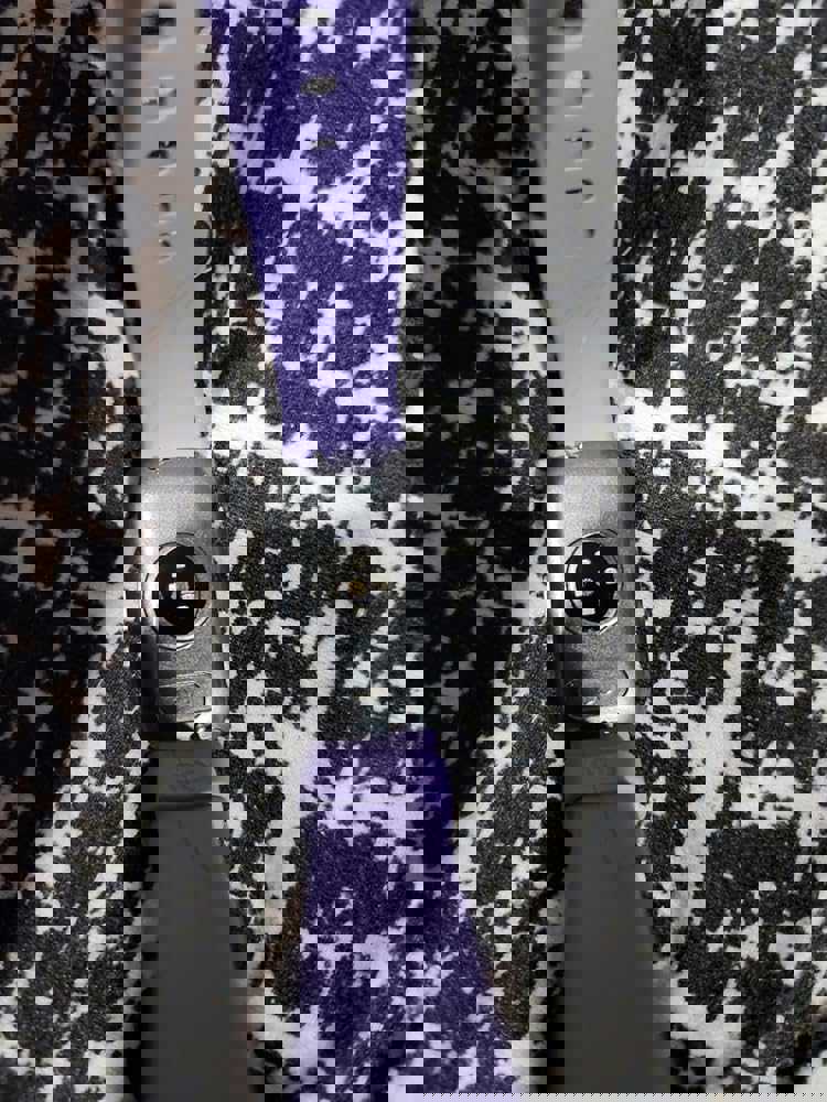 412330