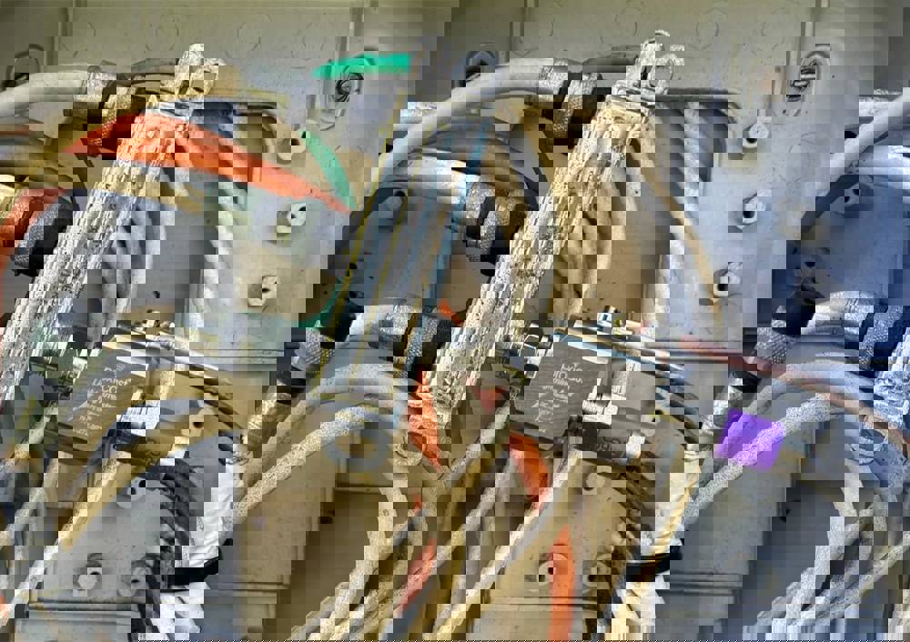 411855