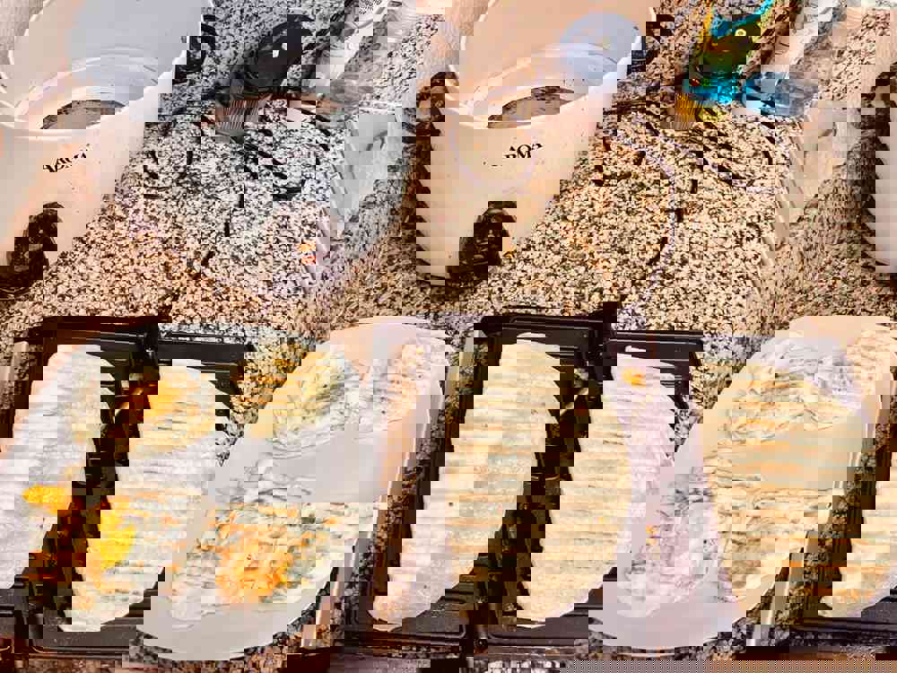 556105