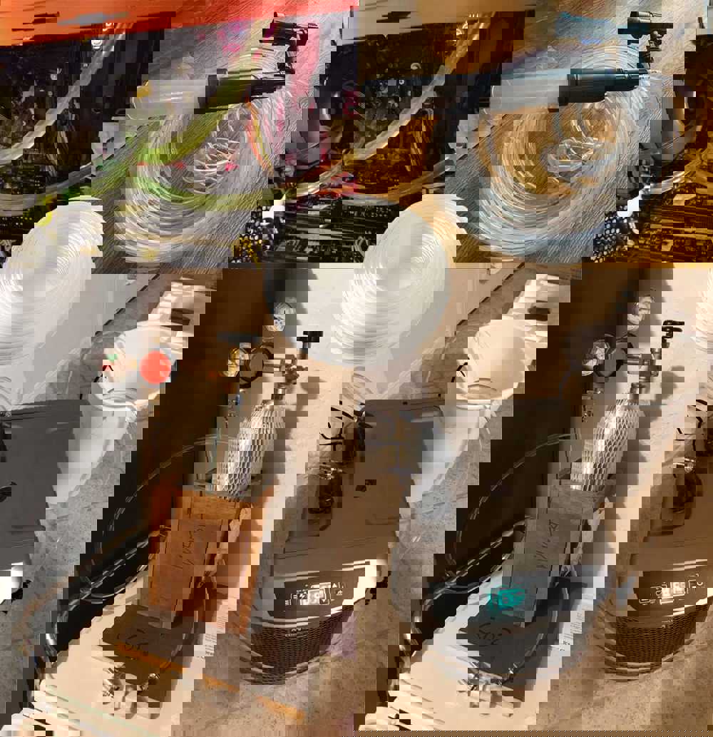555633