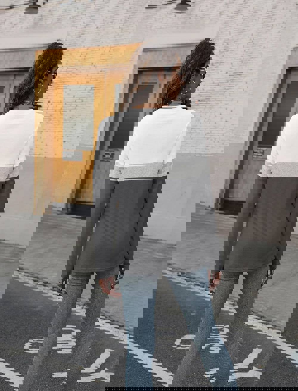 566201