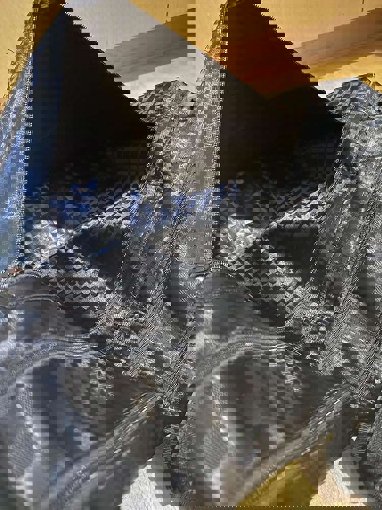 566820