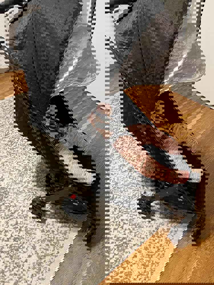 573905