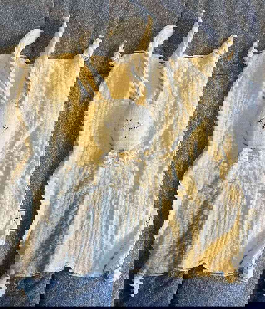 573879