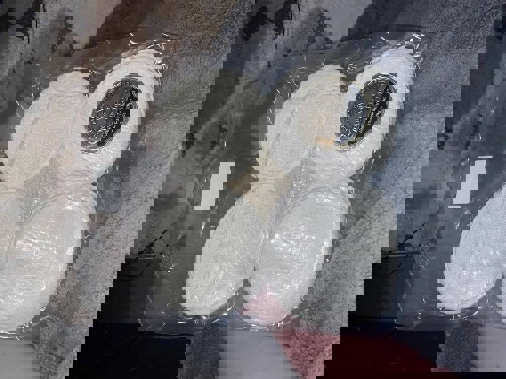 566744
