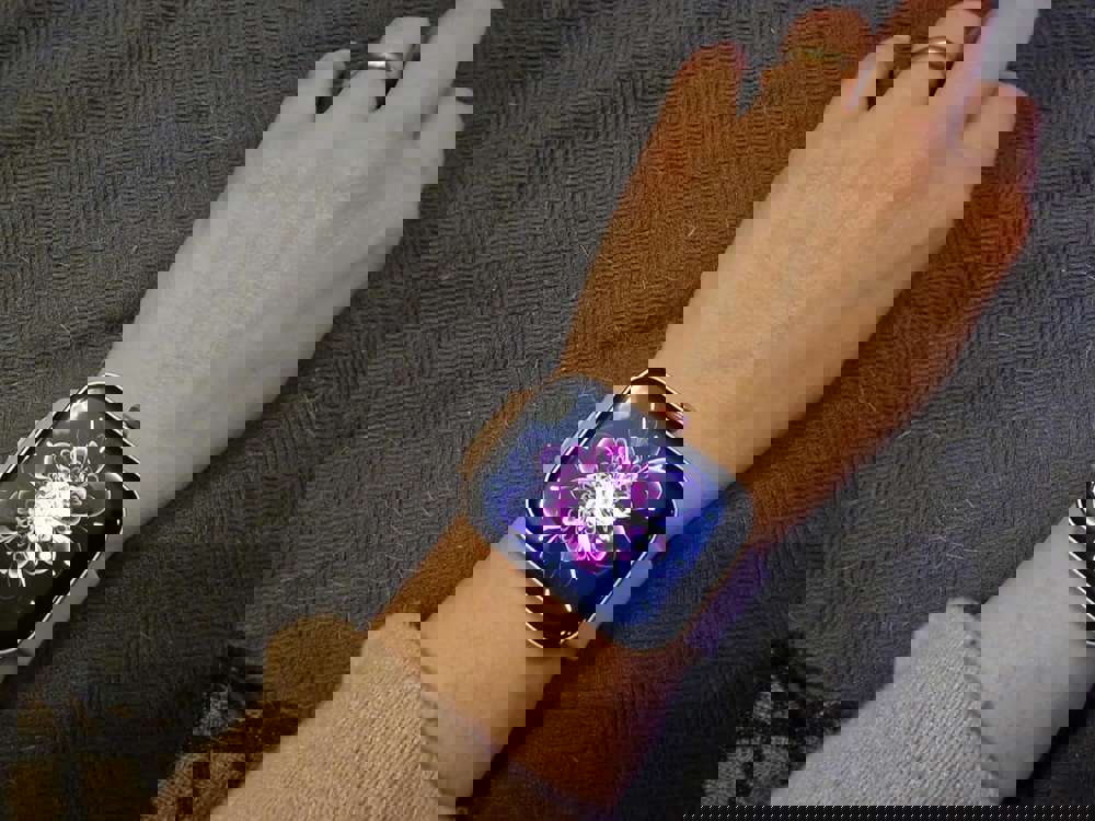 565906