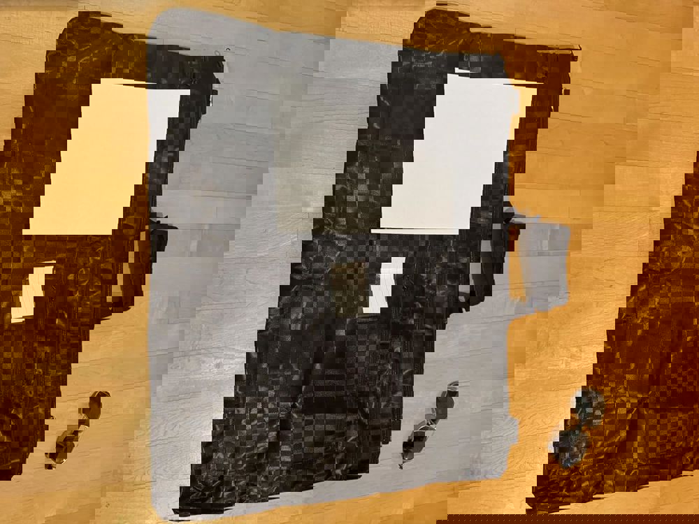 566822