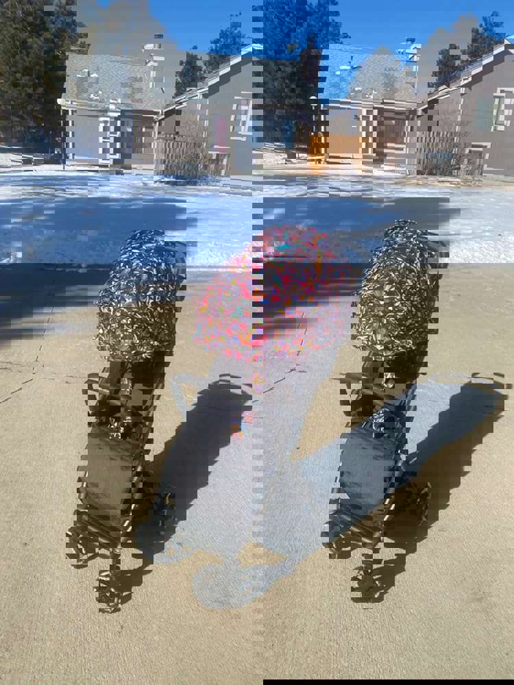 573908