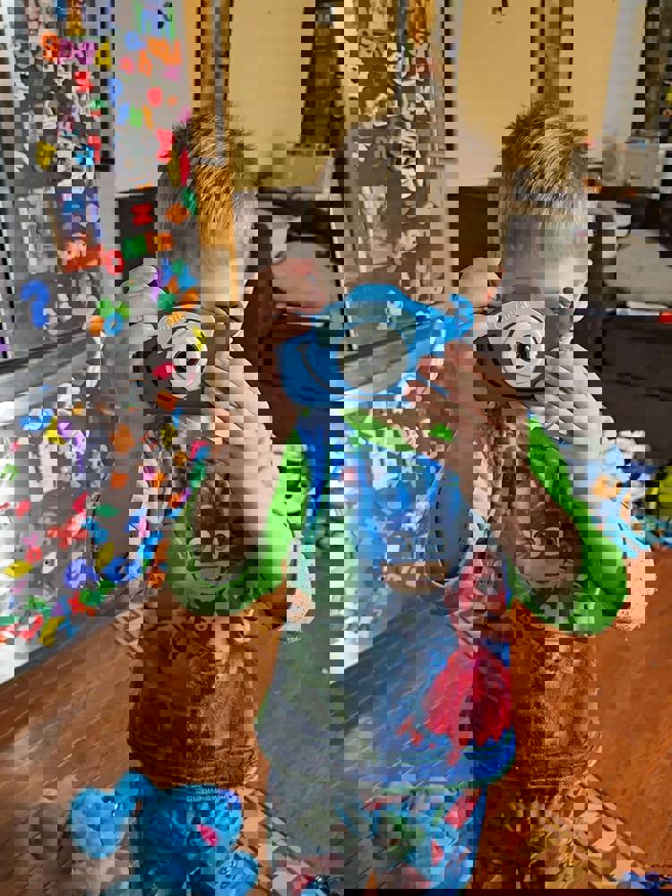 563192