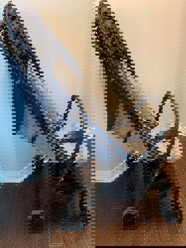 573913