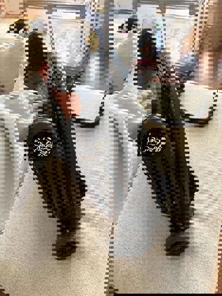 573689