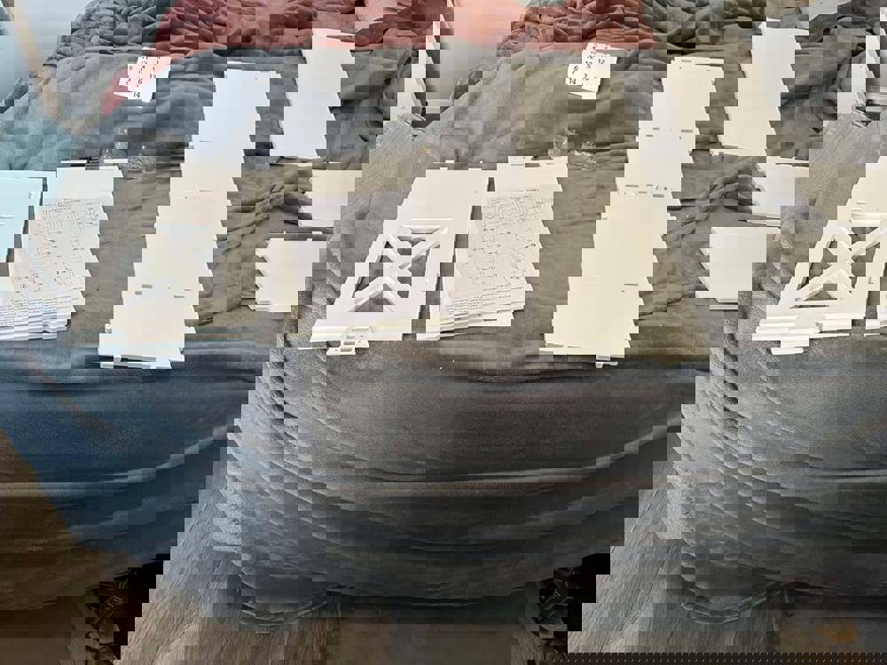 594937