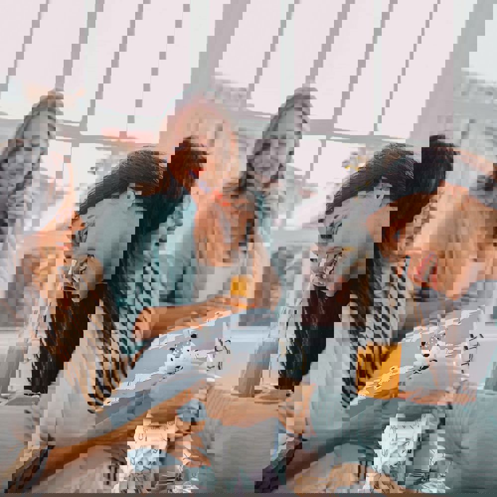 595021
