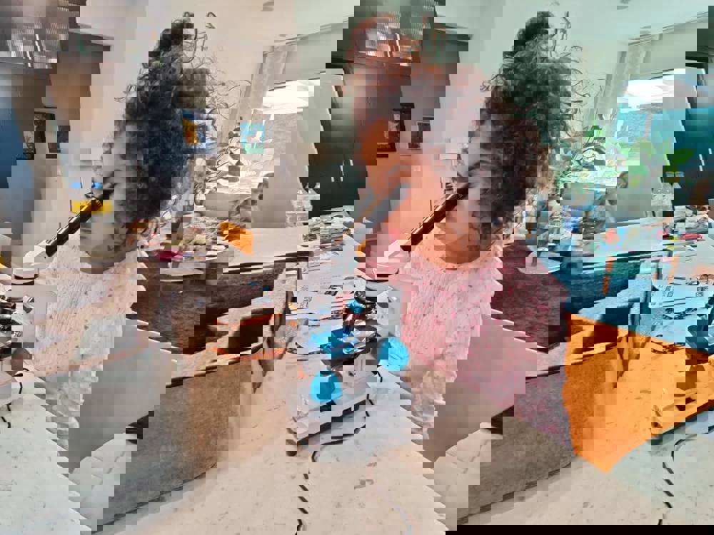 603560