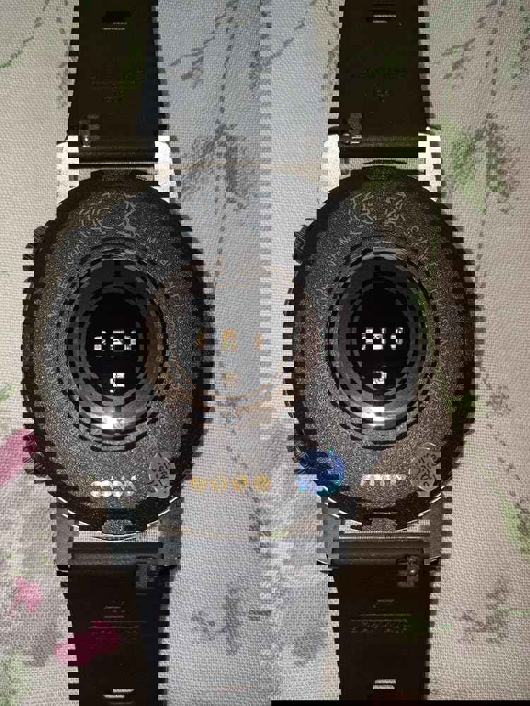 600936