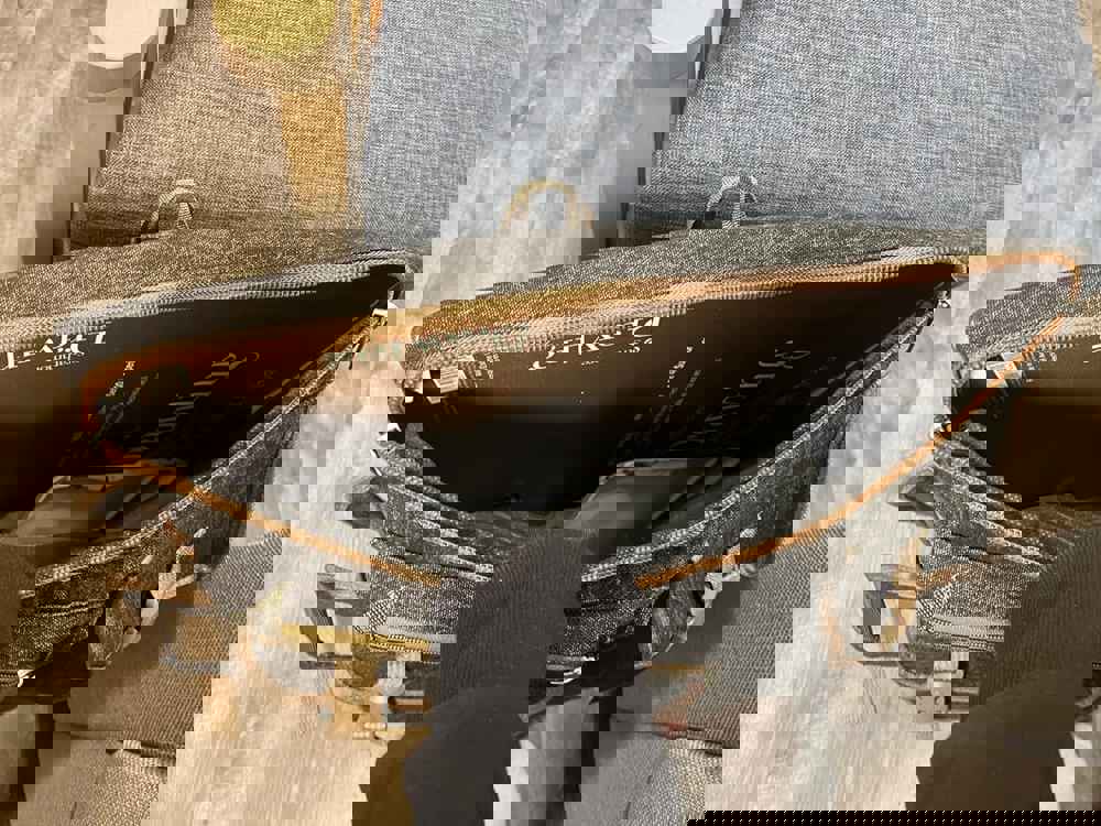 600954