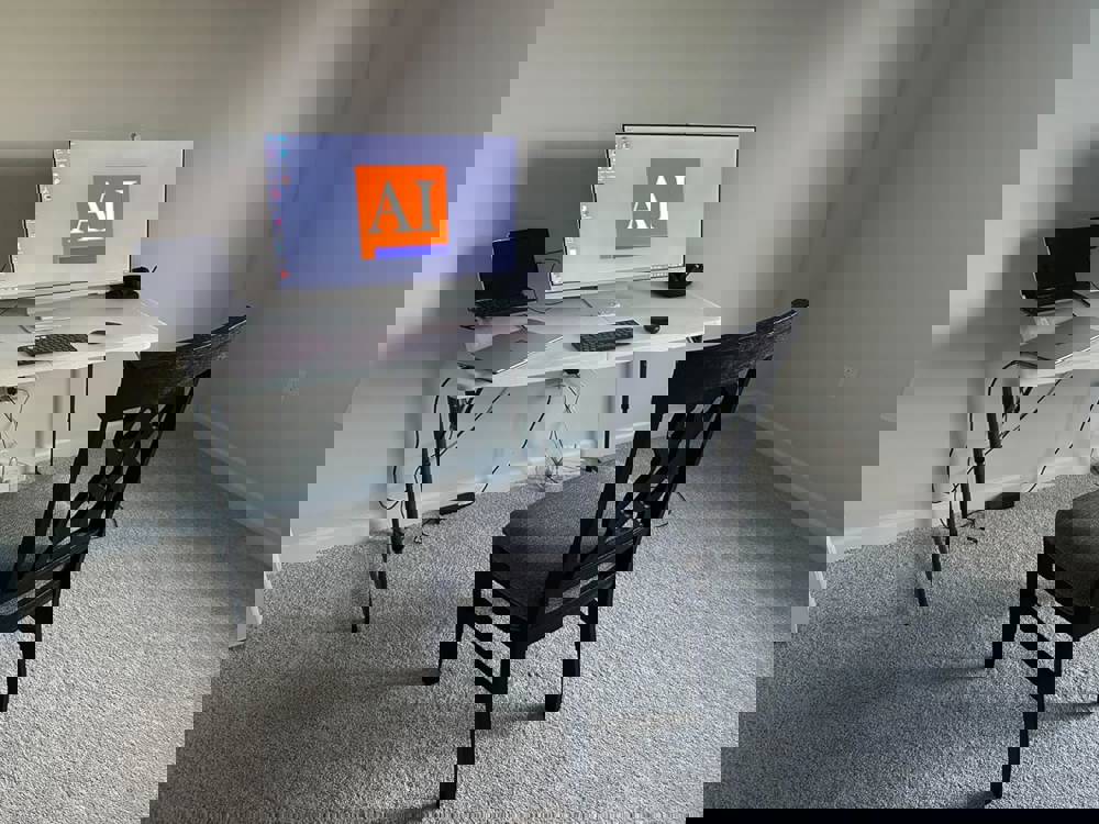 597877