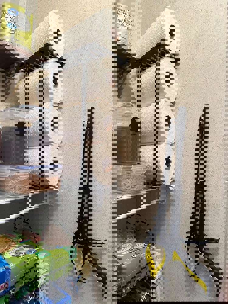 597930