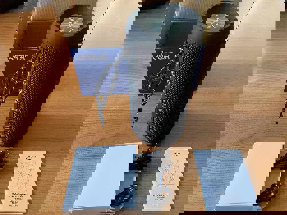 596157