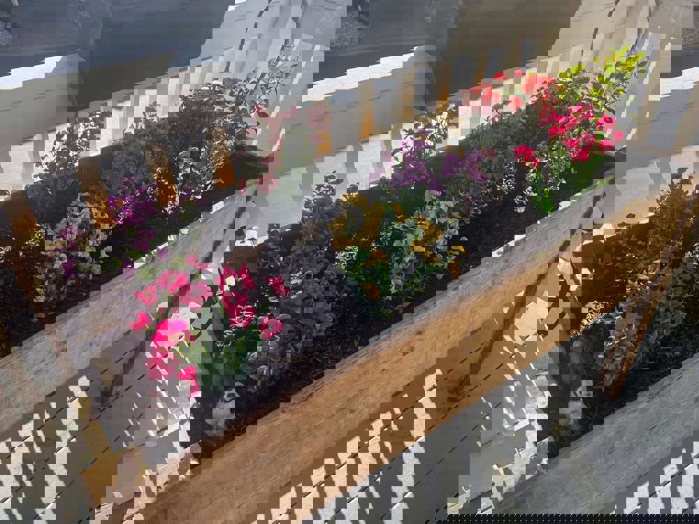 596182