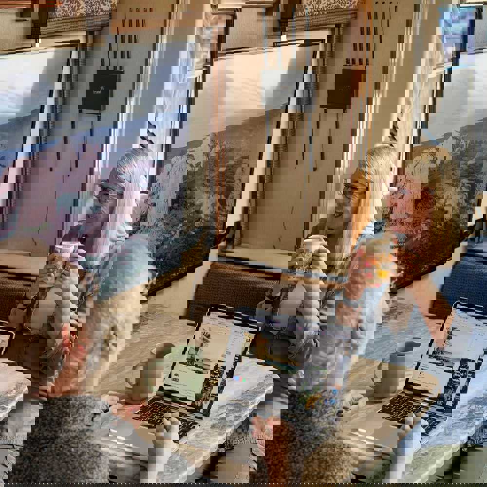 598006