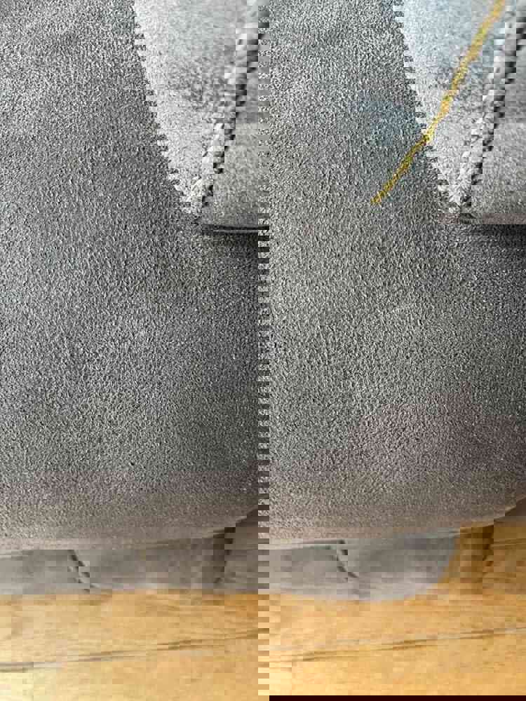 617127
