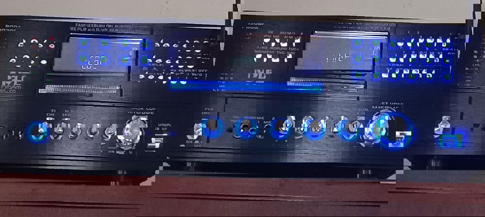 600796