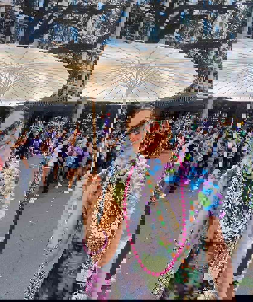598041