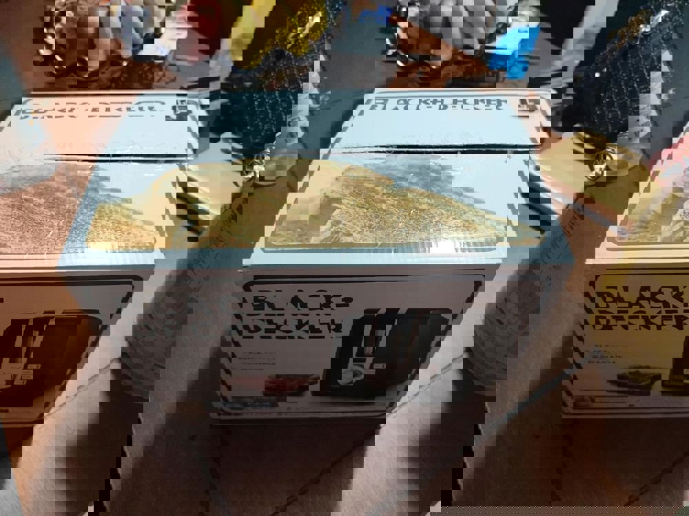 600785